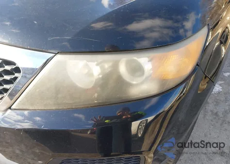 2011 Kia Sorento z USA, uszkodzony, nr VIN 5XYKT3A16BG018041